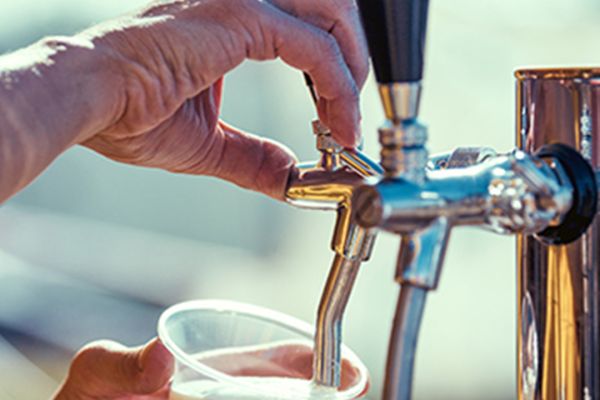 identit&eacute; visuelle et animation de communaut&eacute; pour magasin allez hops cave &agrave; bi&egrave;re